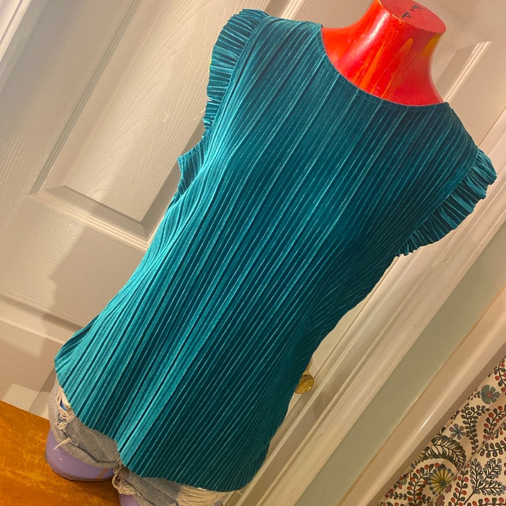 Worthington Green Flutter Sleeve Pleated Blouse